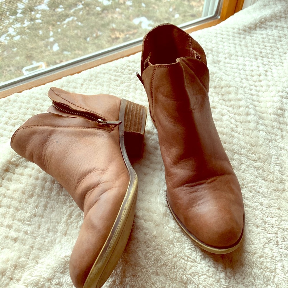 Lucky Brand tan booties